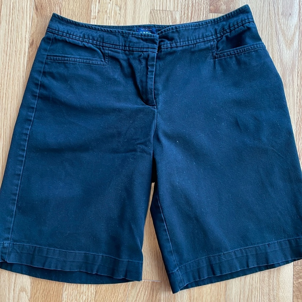 IZOD stretch black shorts 10 inch inseam